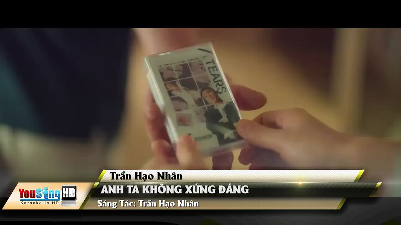 Ảnh bài hát Anh Ta Không Xứng Đáng