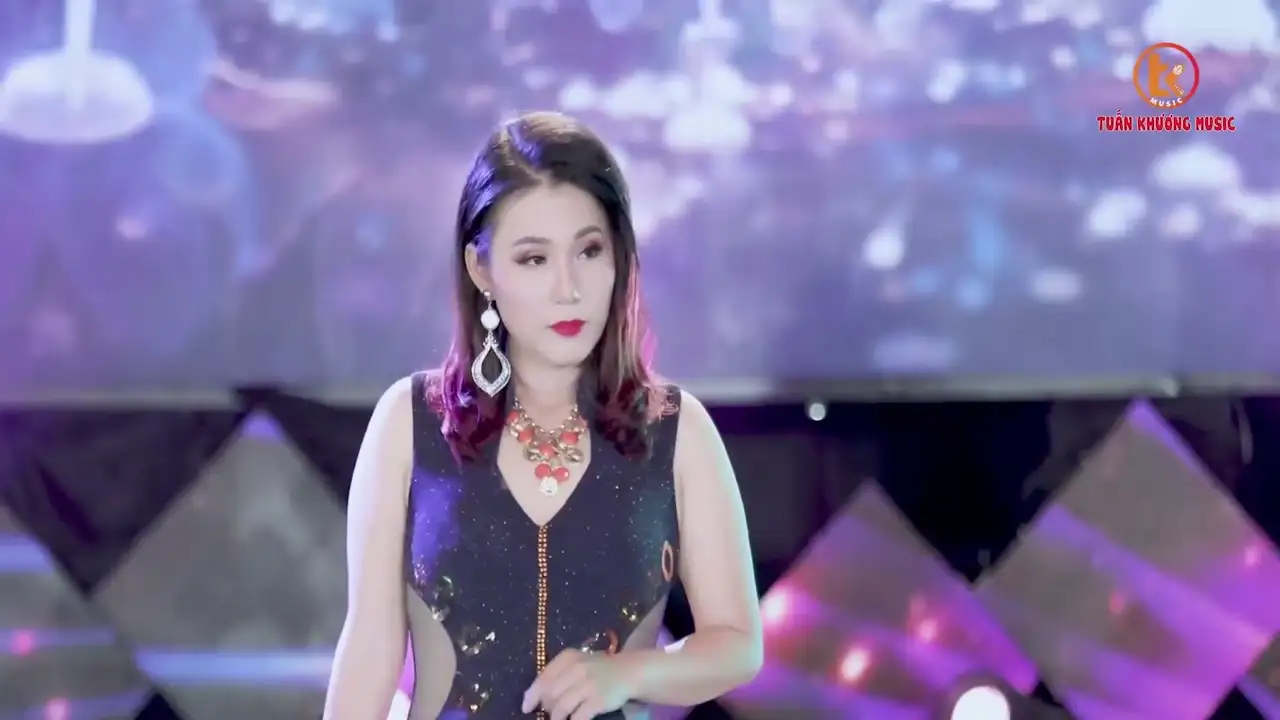 Ảnh bài hát Chuyện Tình Không Dĩ Vãng
