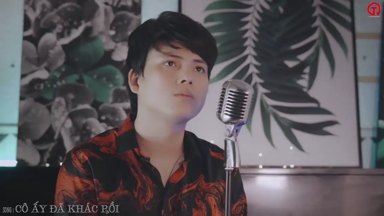 Ảnh bài hát Cô Ấy Đã Khác Rồi