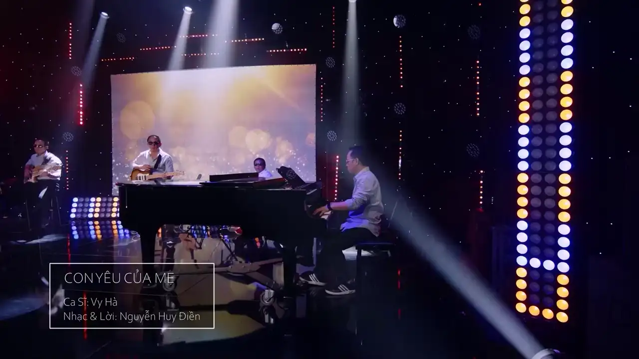 Ảnh bài hát Con Yêu Của Mẹ