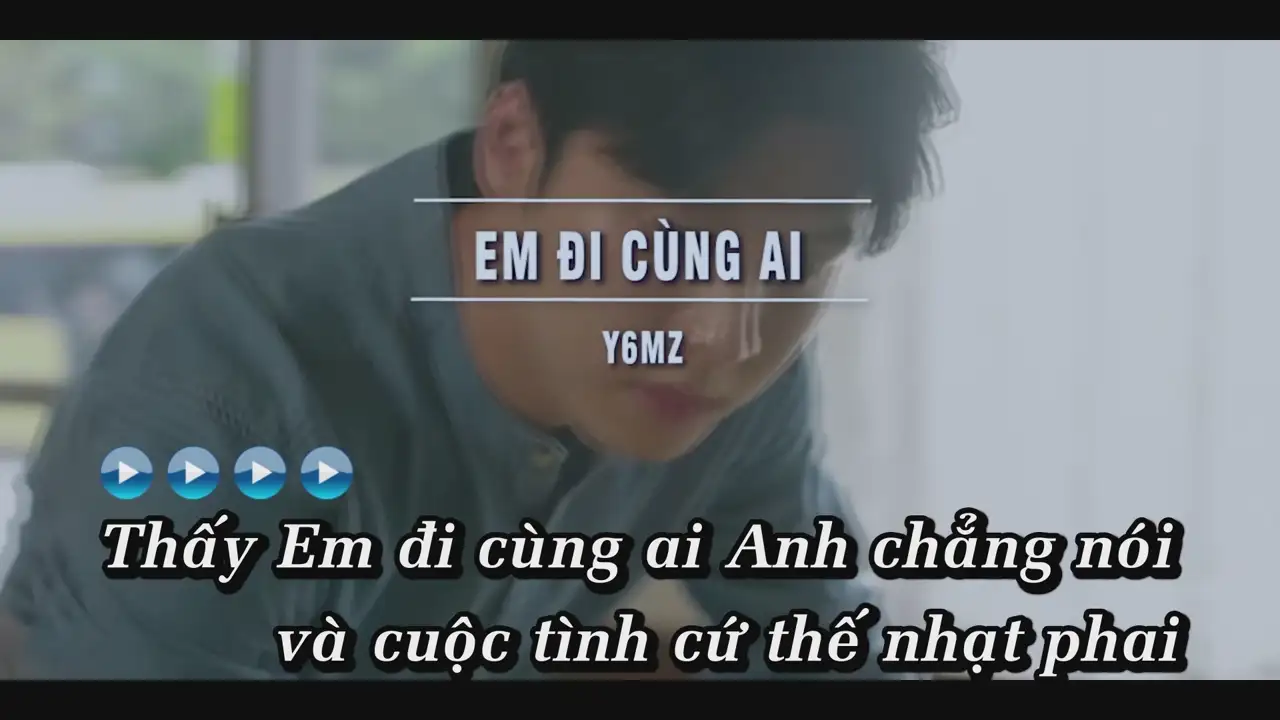 Ảnh bài hát Em Đi Cùng Ai