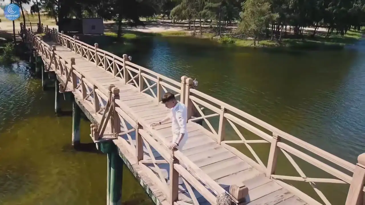 Ảnh bài hát Em Hiểu Không