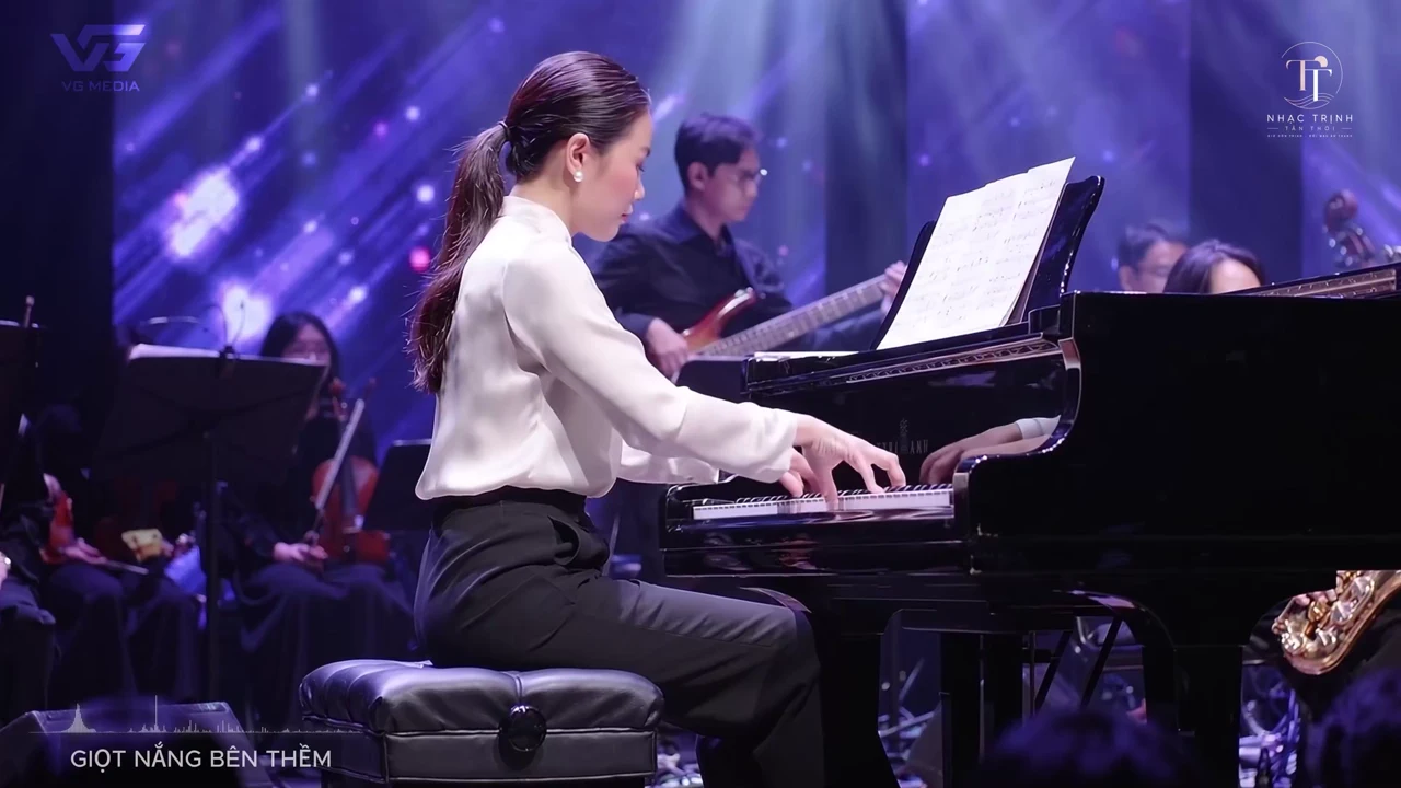 Ảnh bài hát Giọt Nắng Bên Thềm (Tone Nữ)
