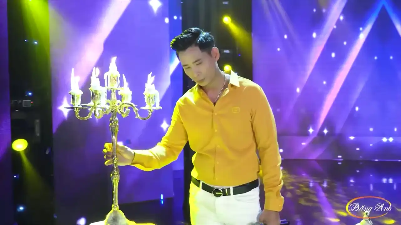 Ảnh bài hát Hứa Làm Chi