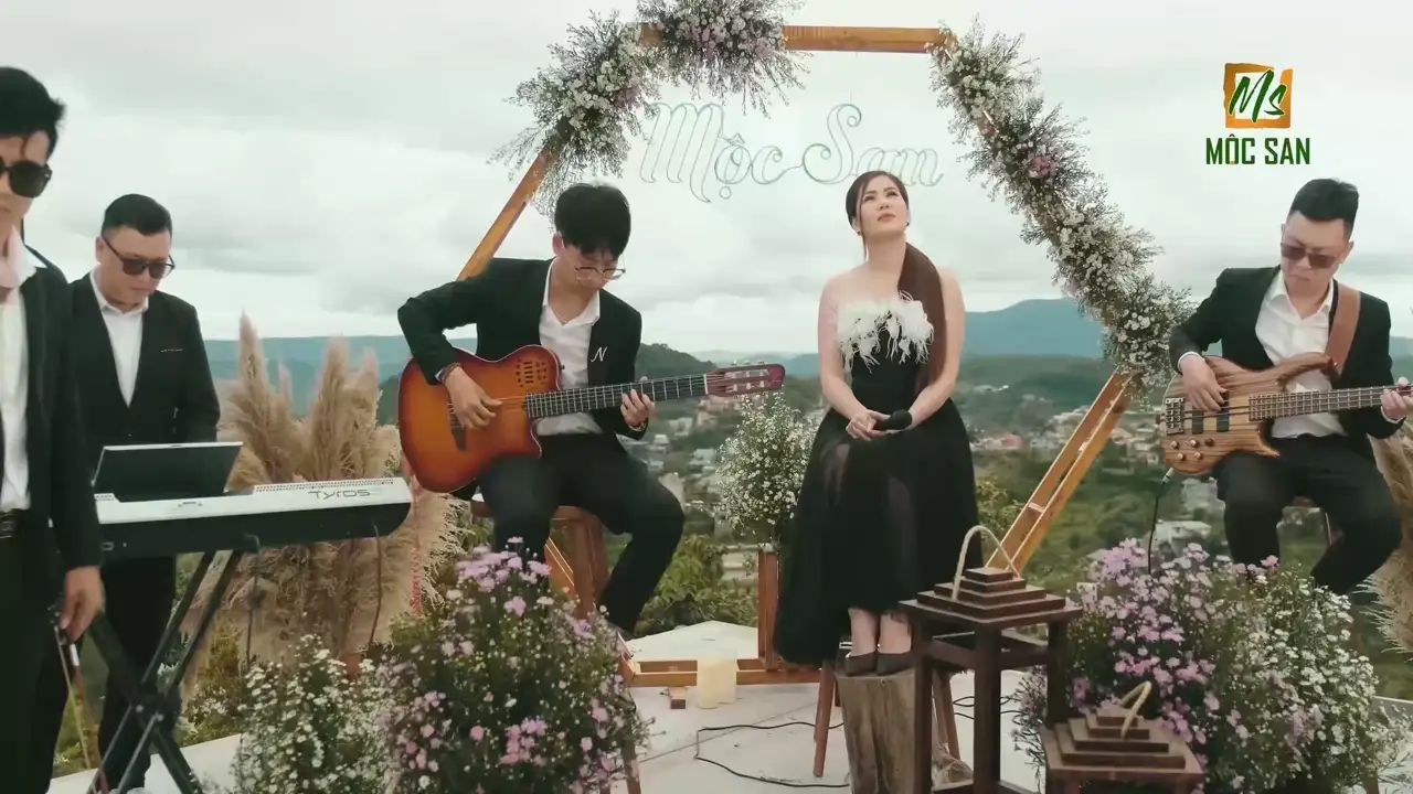 Ảnh bài hát Khi Người Xa Tôi