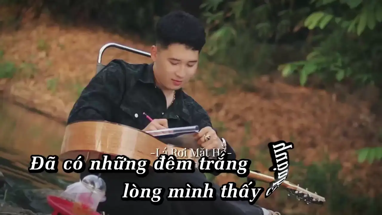 Ảnh bài hát Lá Rơi Mặt Hồ