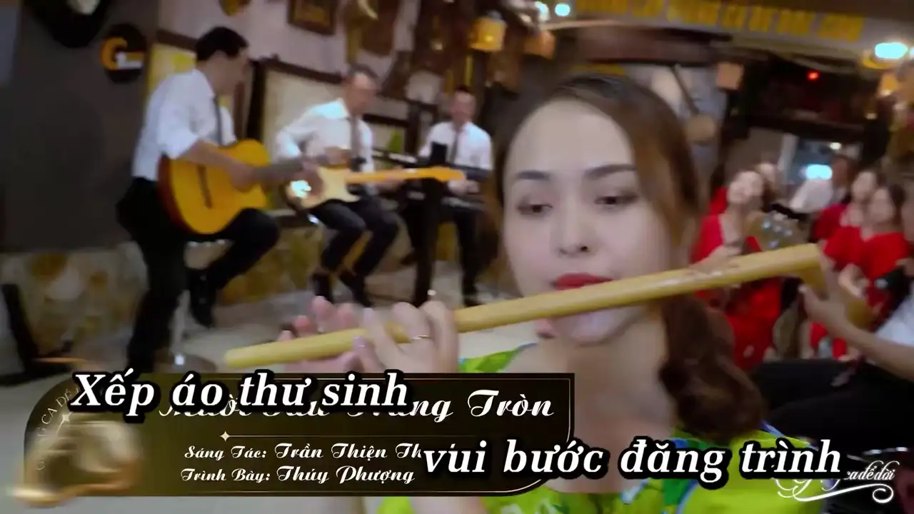 Ảnh bài hát Mười Sáu Trăng Tròn