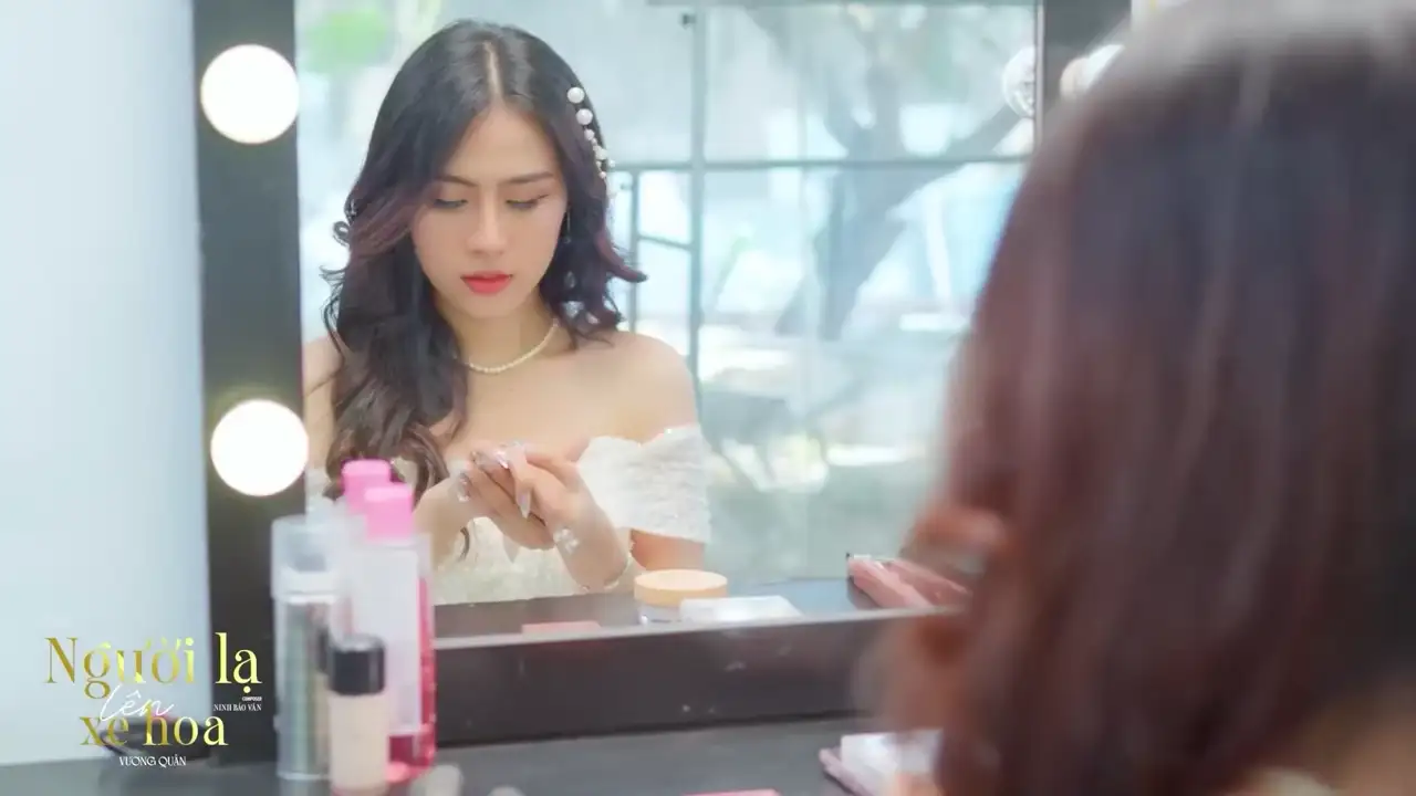 Ảnh bài hát Người Lạ Lên Xe Hoa