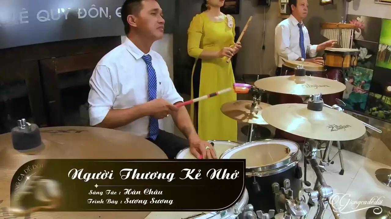Ảnh bài hát Người Thương Kẻ Nhớ