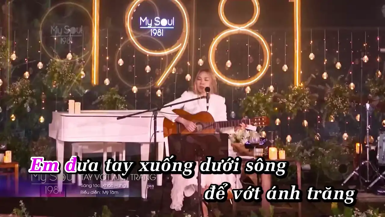 Ảnh bài hát Tay Vớt Ánh Trăng