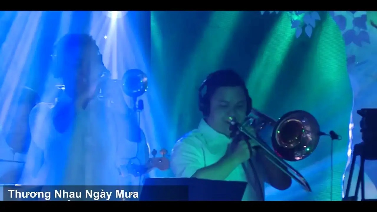 Ảnh bài hát Thương Nhau Ngày Mưa
