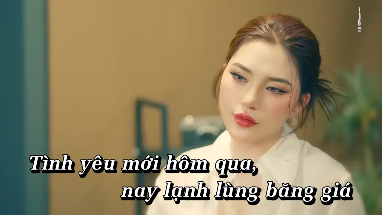 Ảnh bài hát Tình Như Lá Bay Xa