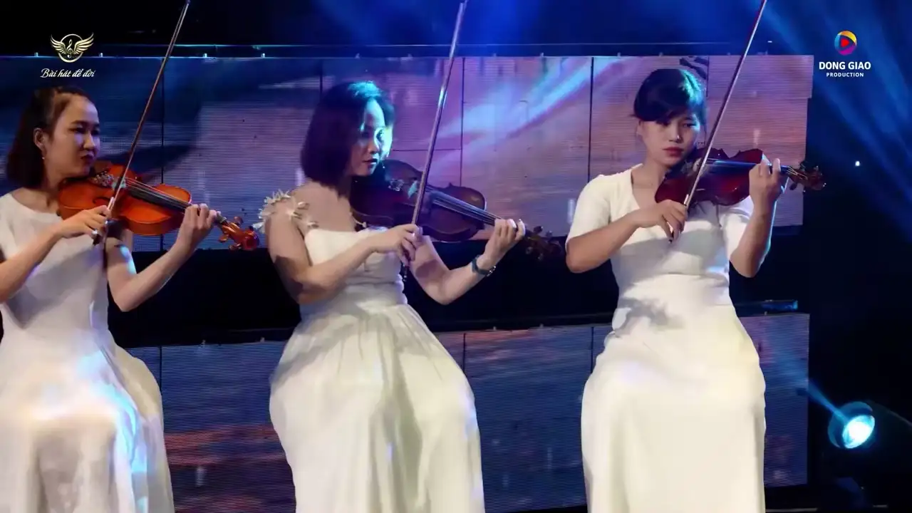 Ảnh bài hát Tôi Đưa Em Sang Sông