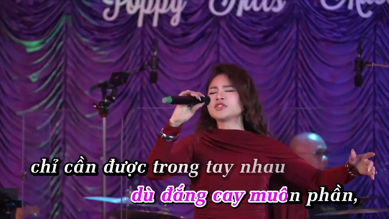 Ảnh bài hát Vì Em Còn Thương