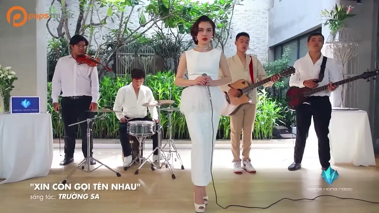 Ảnh bài hát Xin Còn Gọi Tên Nhau (Acoustic)