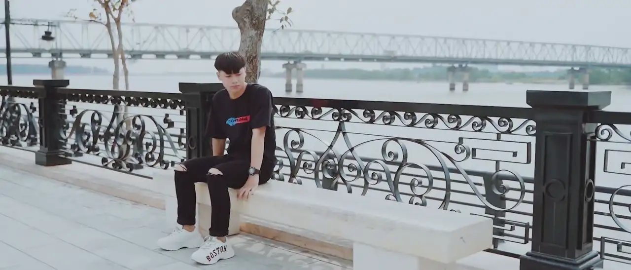 Ảnh bài hát Yêu Đương Gì Tầm Này Em Ơi