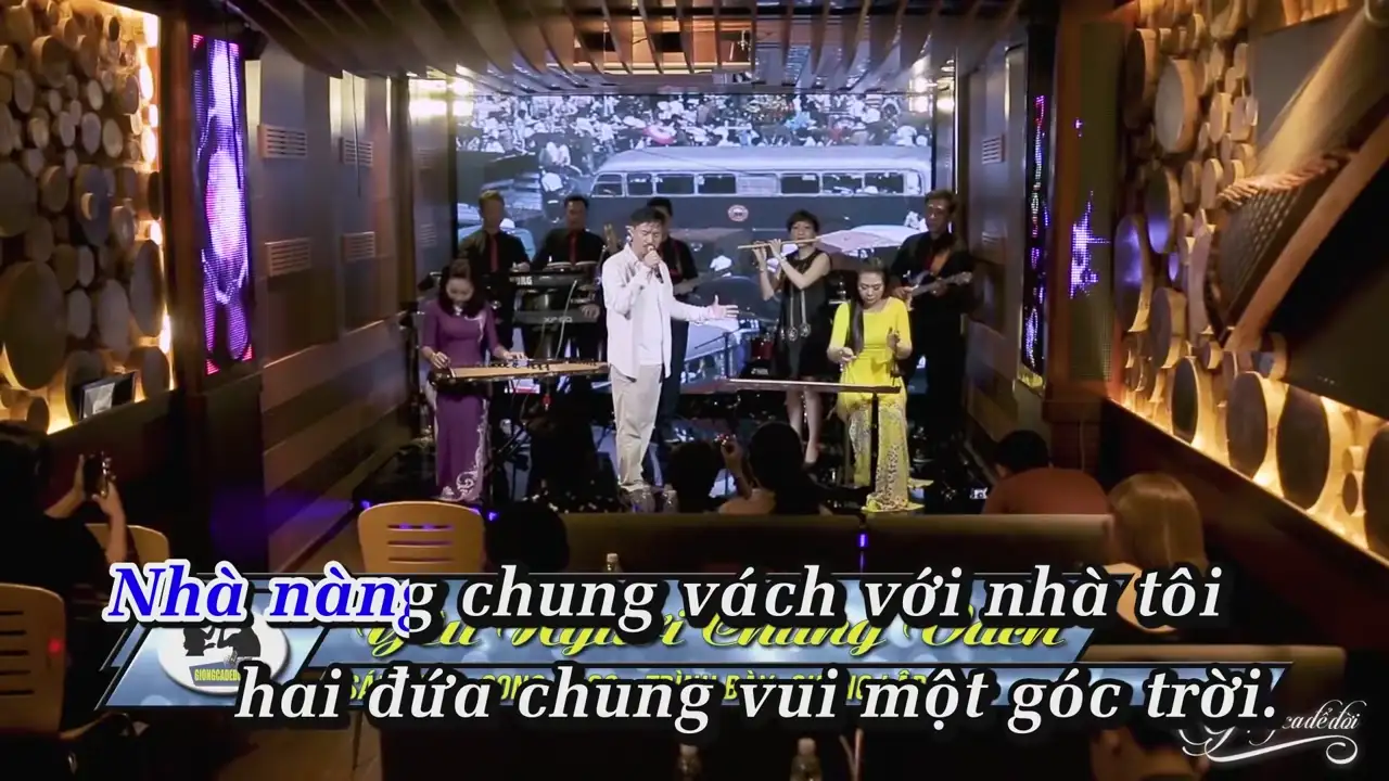 Ảnh bài hát Yêu Người Chung Vách