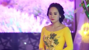 Hai Kỷ Niệm Một Chuyến Đi – Ánh Linh