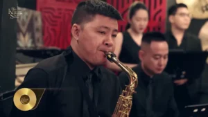 Lại Gần Hôn Anh – Lala Trần & Nguyễn Đình Tuấn Dũng