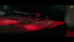 Người Phụ Nữ Bất Cần – Lê Chí Trung