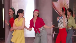 Làm Quen – Ngọc Phụng & Quỳnh Trang