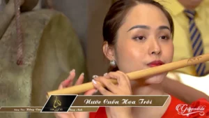 Nước Cuốn Hoa Trôi – Thùy Anh